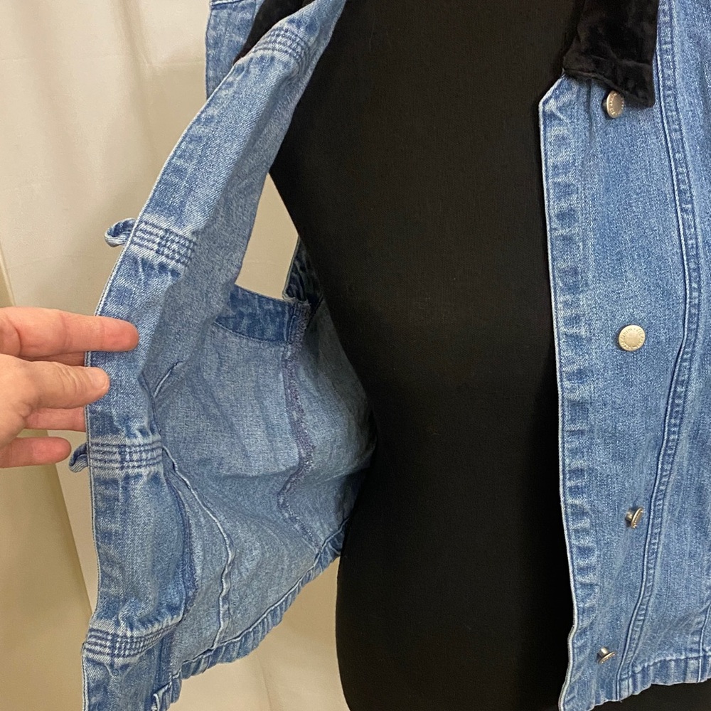 Blue Denim Vest with Black velvet Collar Vintage Petite Large - Picture 4 of 7